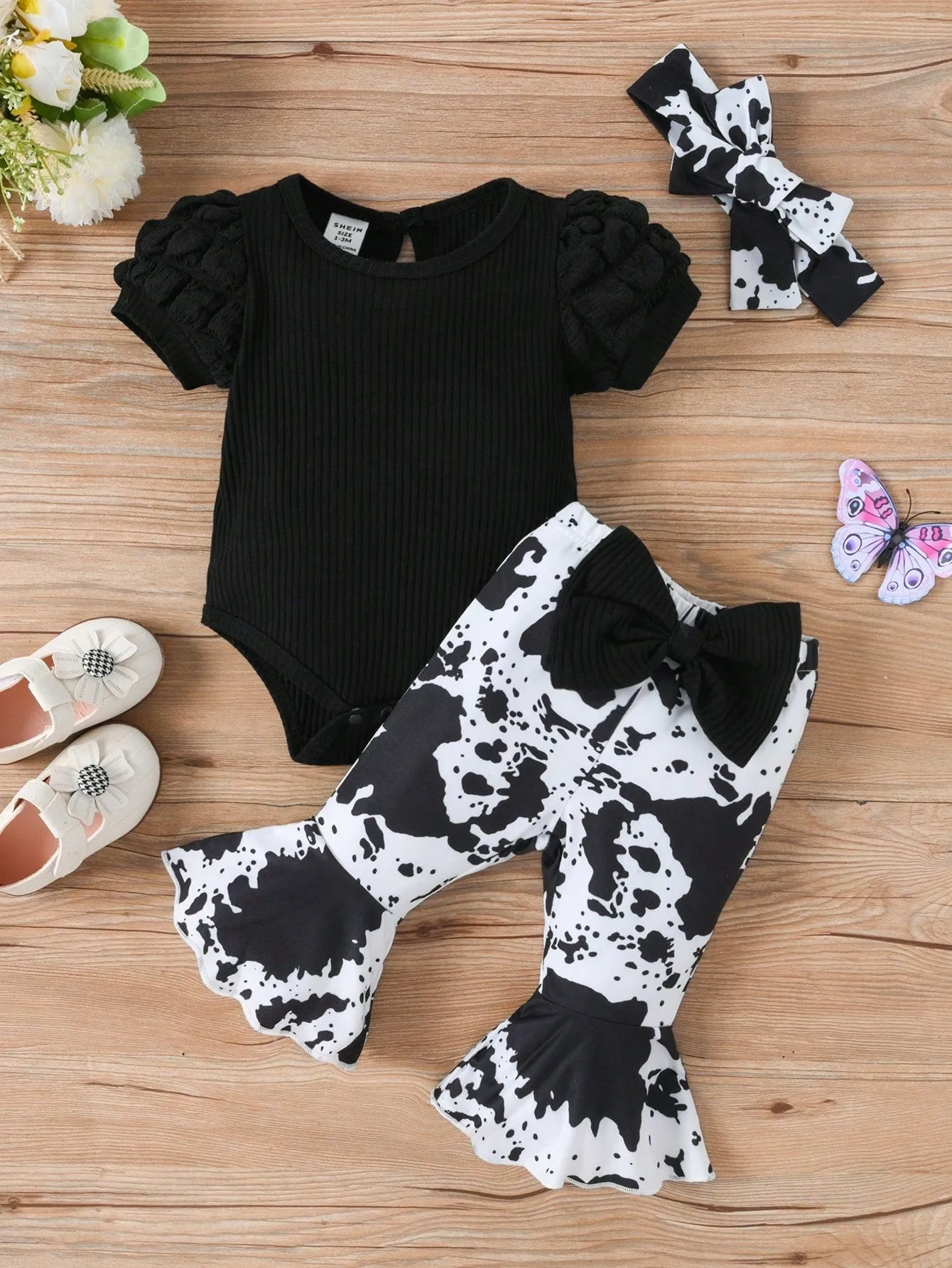 Baby Girl Fashionable And Casual Bubble Sleeve Short Sleeve Striped Romper With Printed Flare Pants, Cute Hair Accessory, -FD