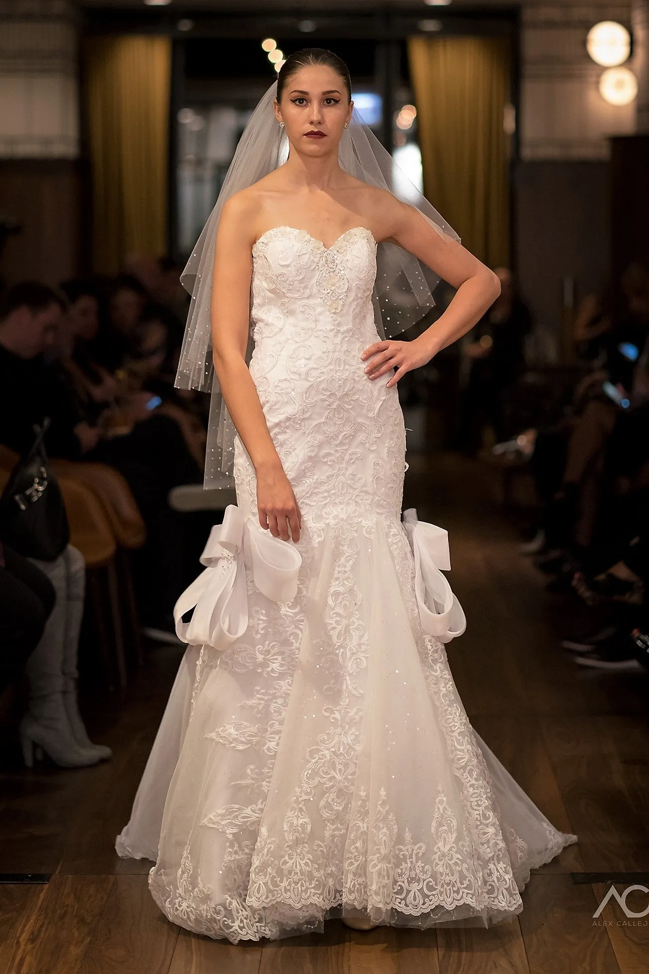 BAROQUA Strapless Sweetheart Mermaid Lace Bridal Gown