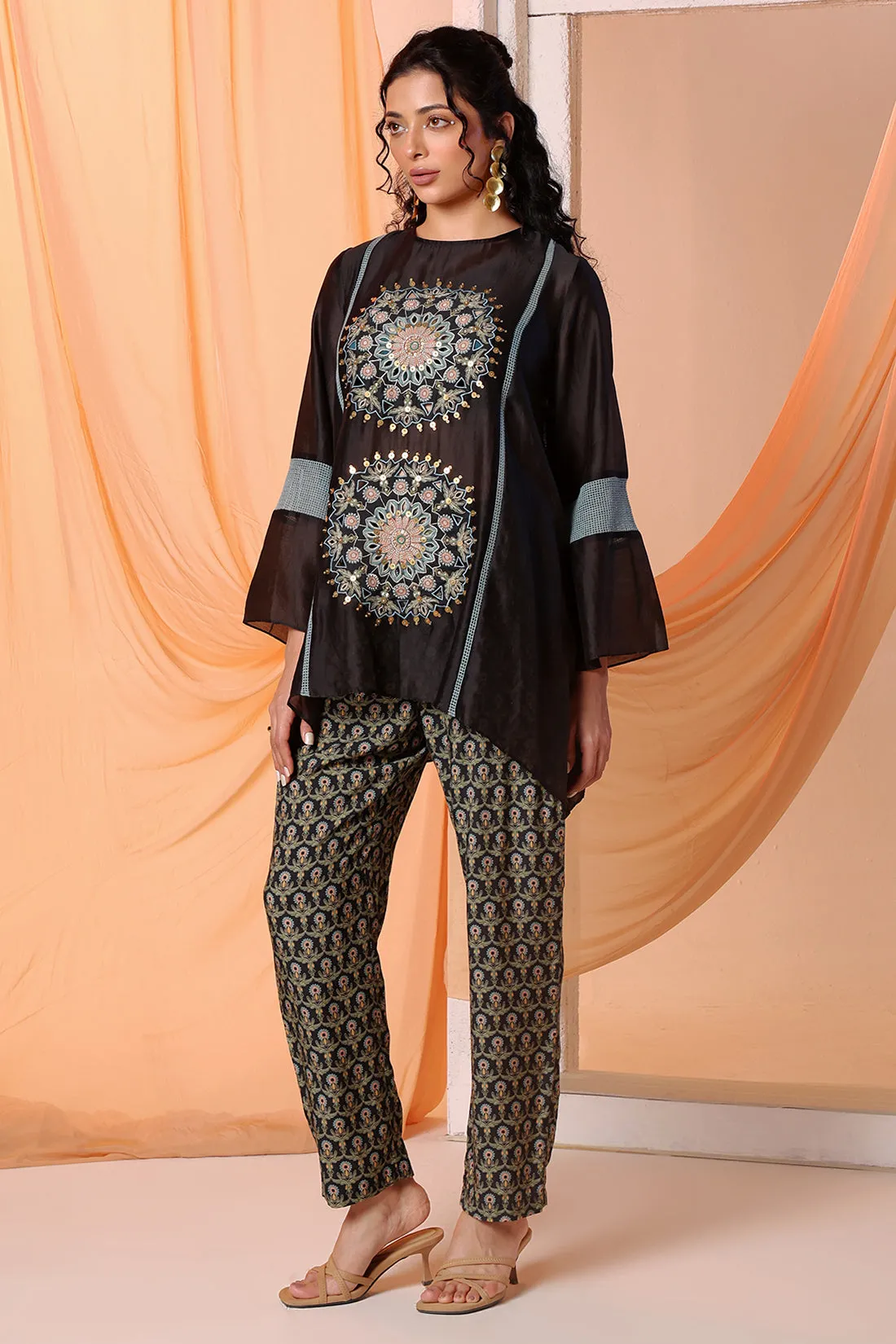 Black eraya applique asymmetric tunic set