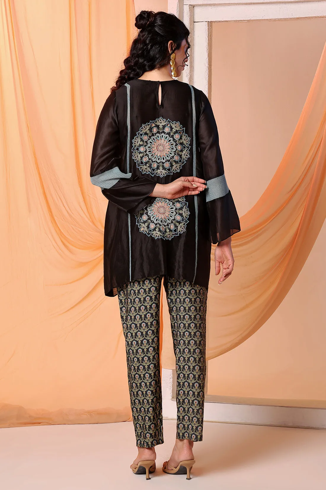 Black eraya applique asymmetric tunic set