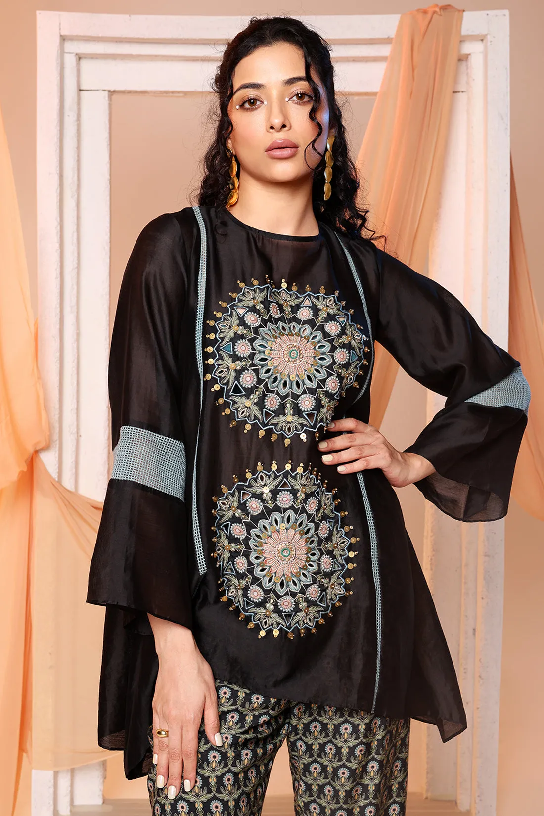 Black eraya applique asymmetric tunic set