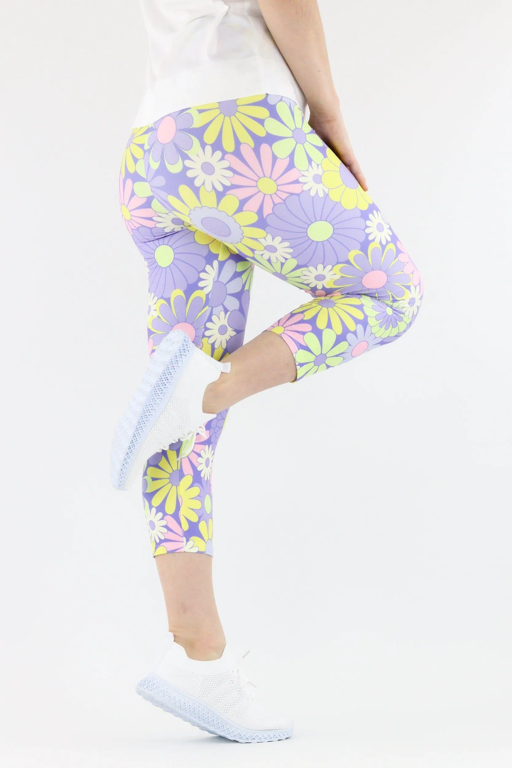 Candy Flower - Casual Capri Leggings