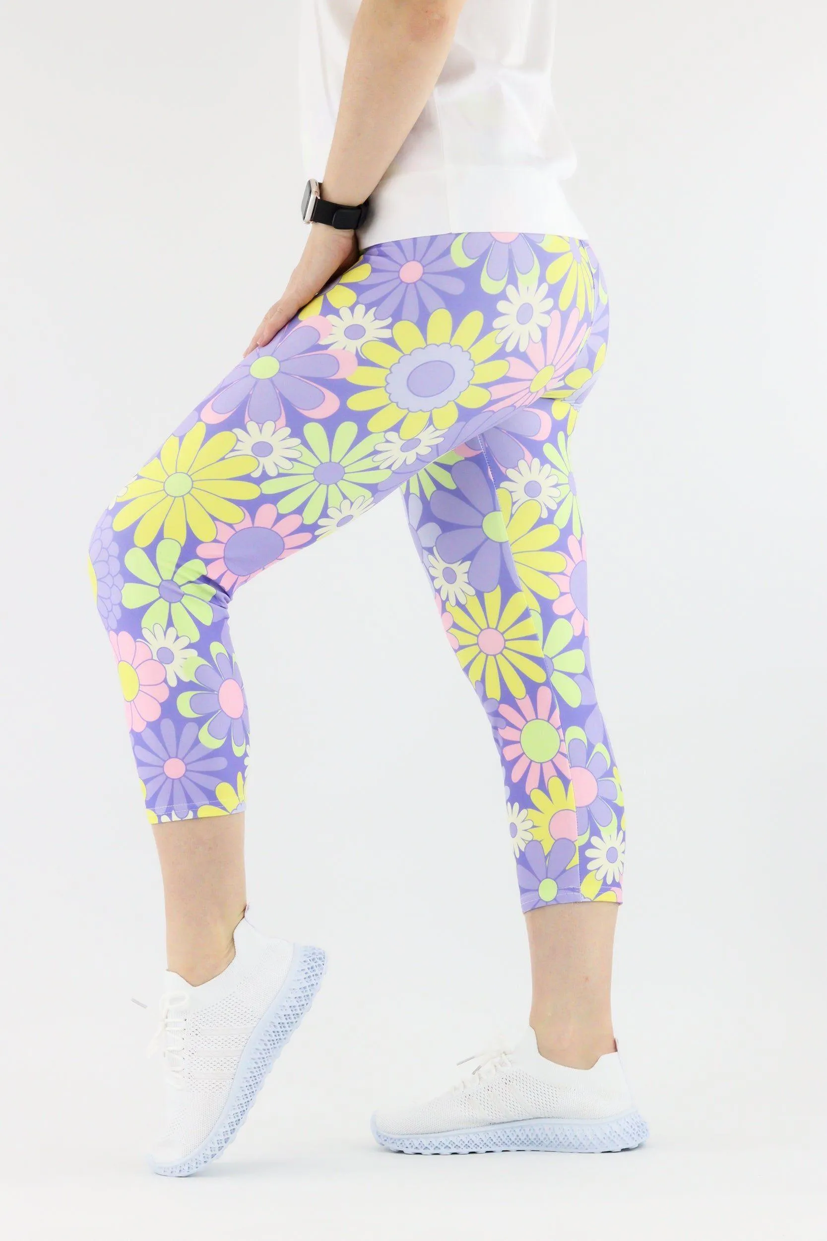 Candy Flower - Casual Capri Leggings