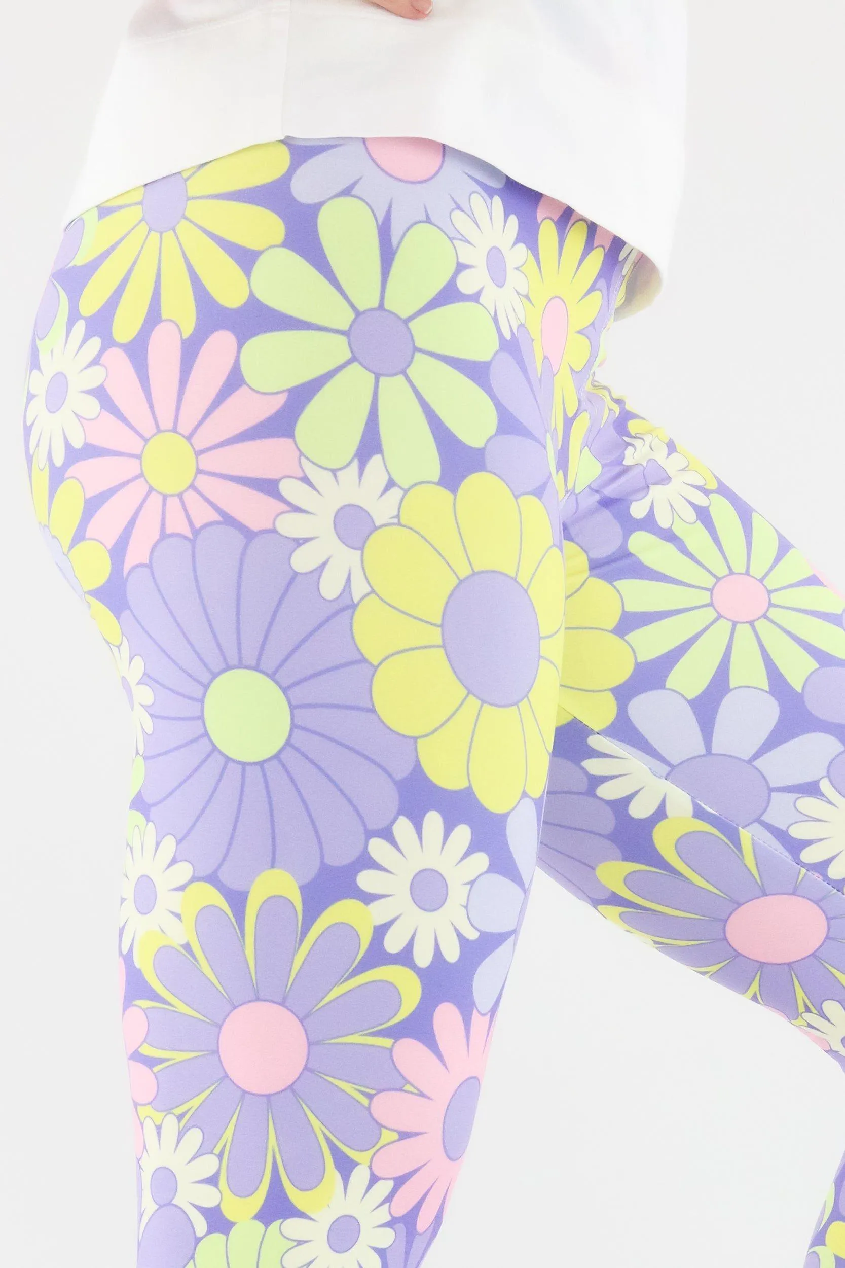Candy Flower - Casual Capri Leggings