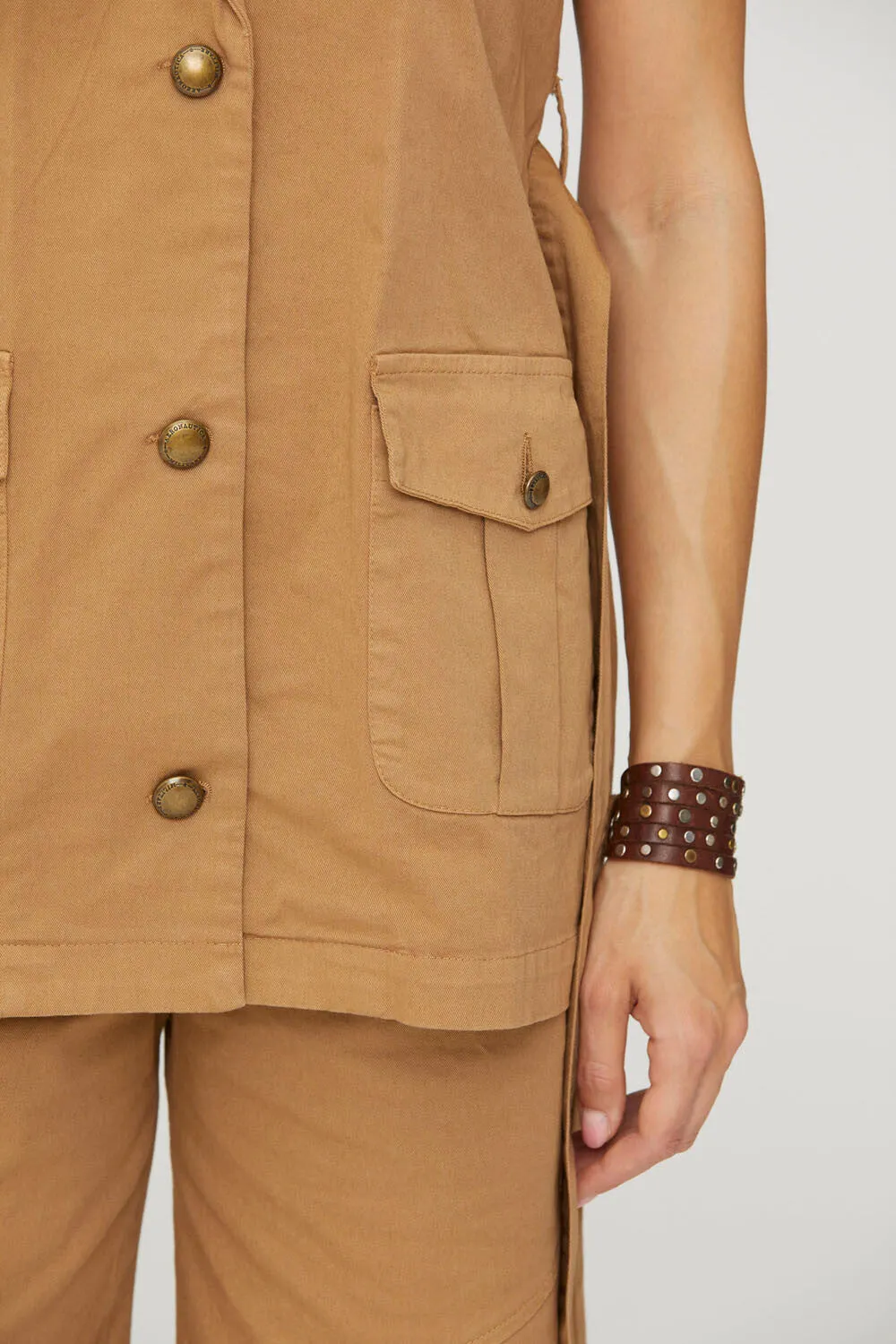 Cotton vest with large pockets