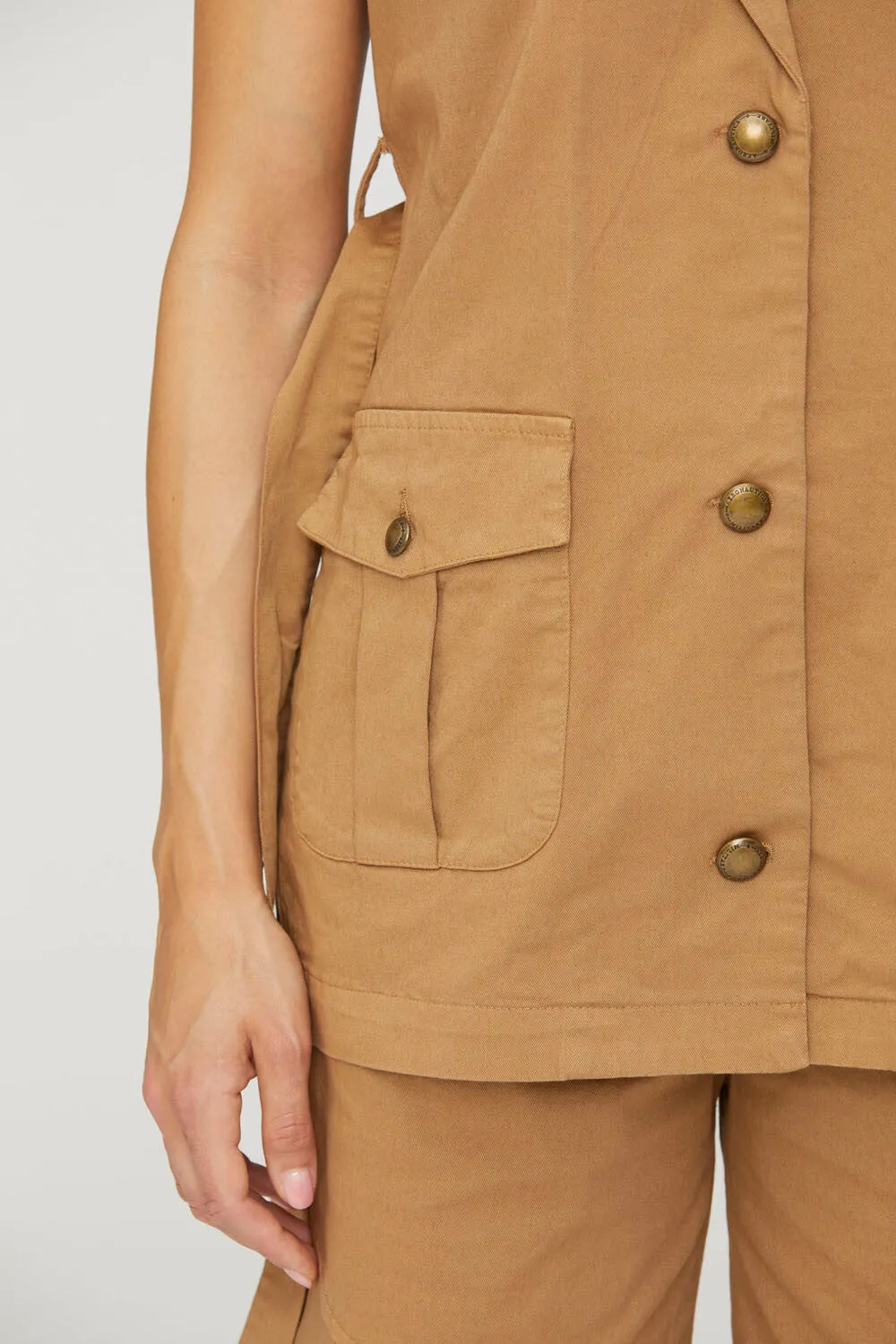 Cotton vest with large pockets