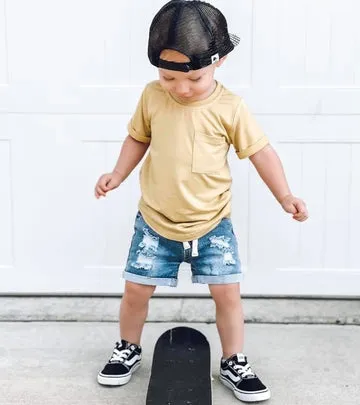 DISTRESSED DENIM SHORTS