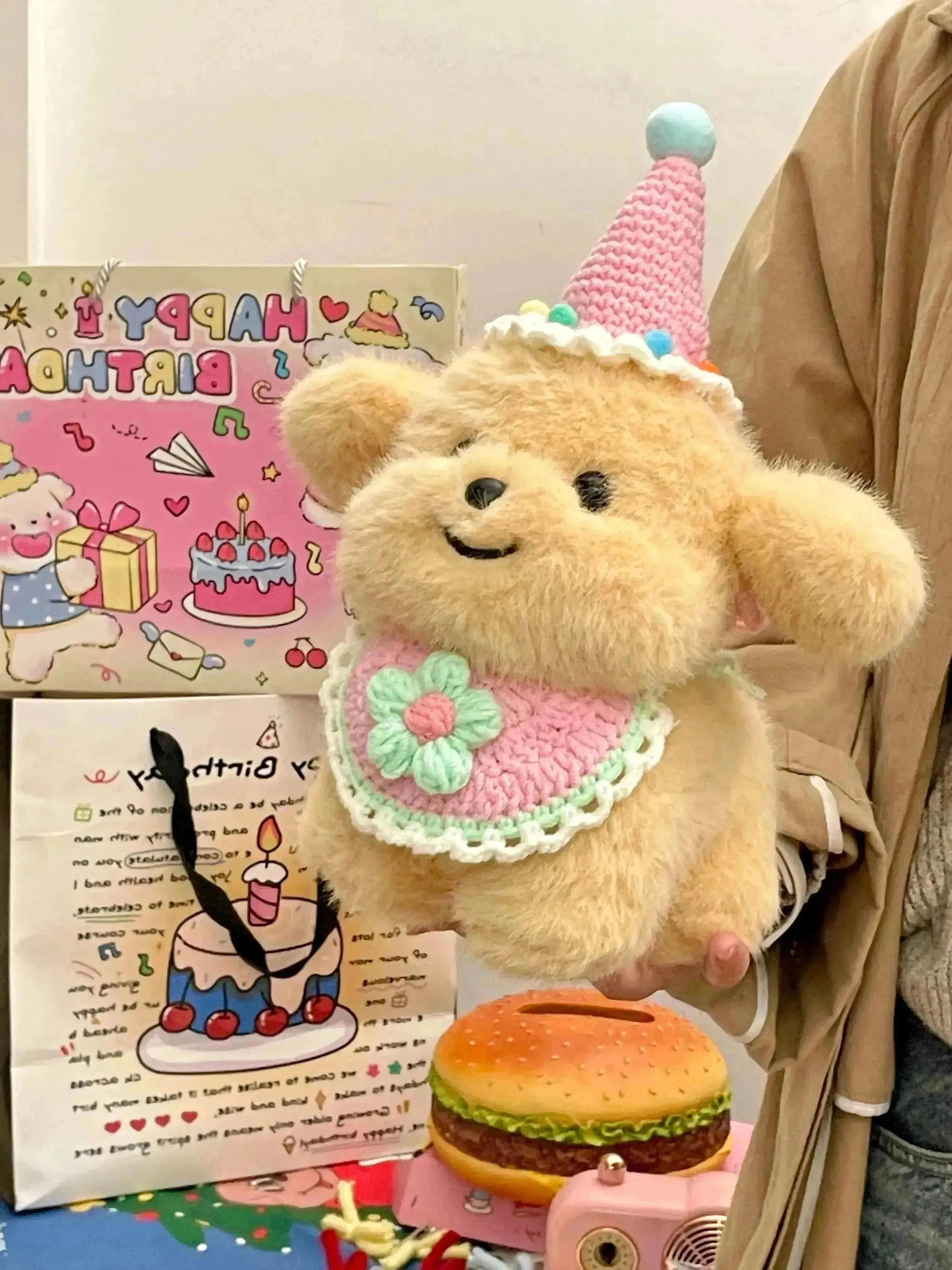 Dressed up Puppy Plushie (21 cm)