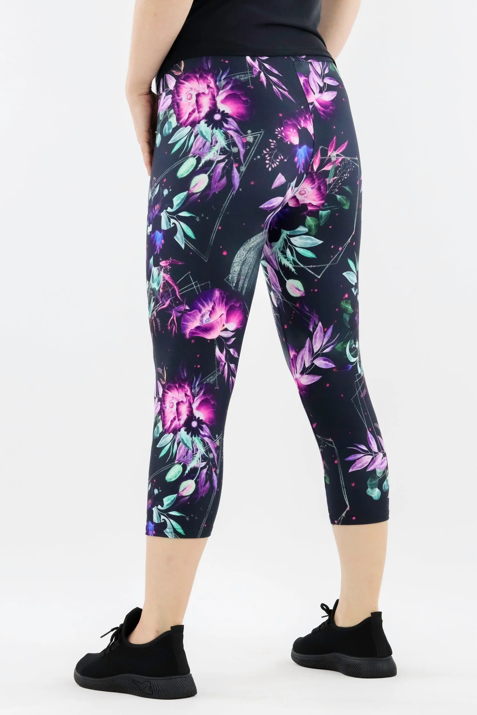 Evanescent Flower - Casual - Capri Leggings