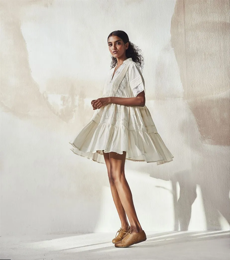 Khara Kapas  I  Louisville The White Light Dress