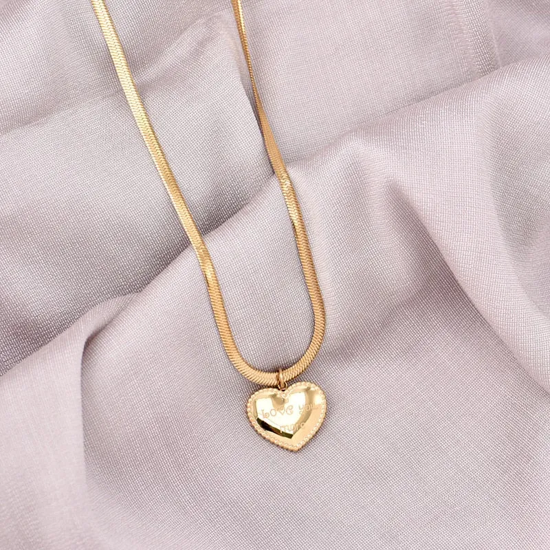 New Fashion Jewelry Love Heart Choker Necklace Pendant for Womens
