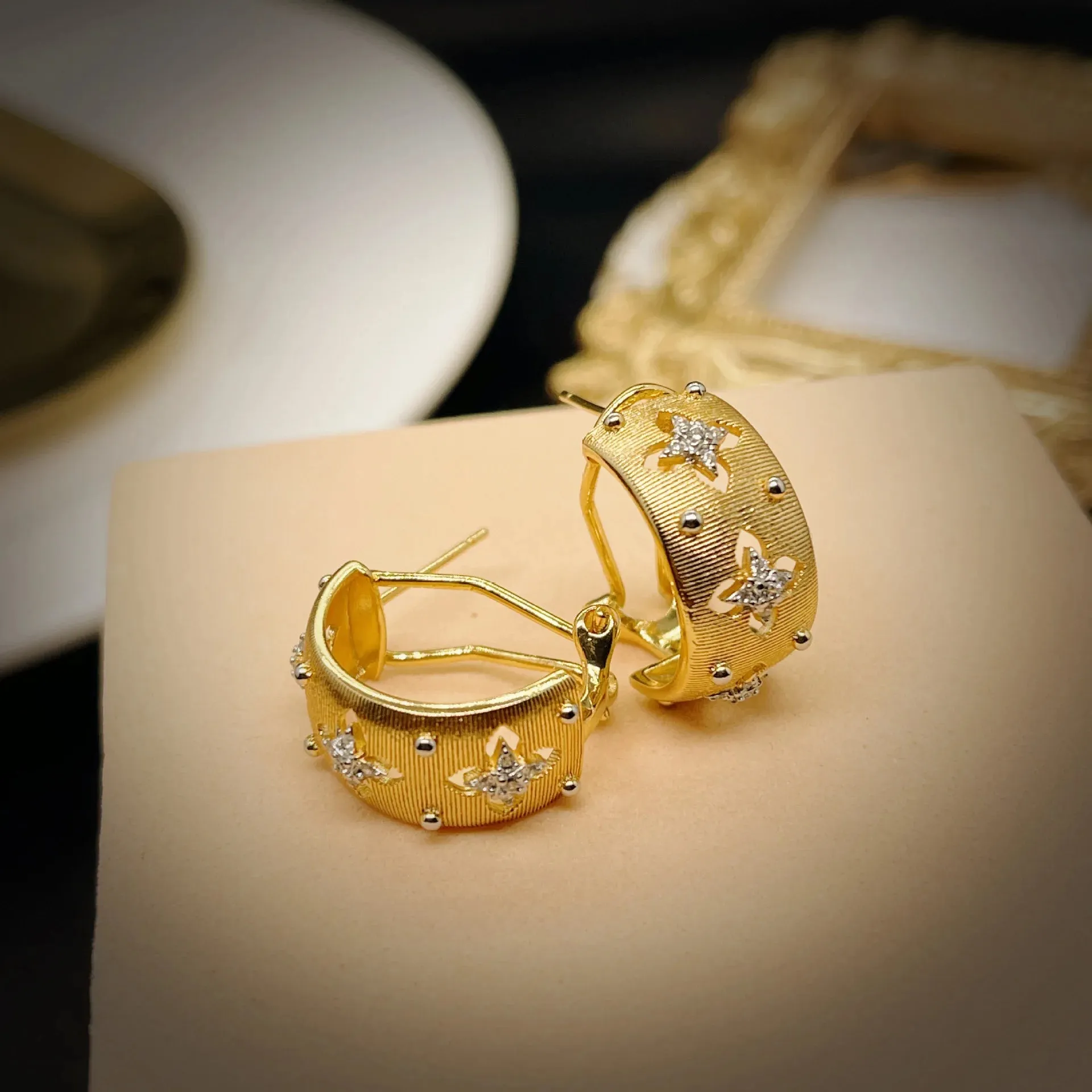 Royal Retro Drawing Hoop Earrings Women Silver Ring Jewelry