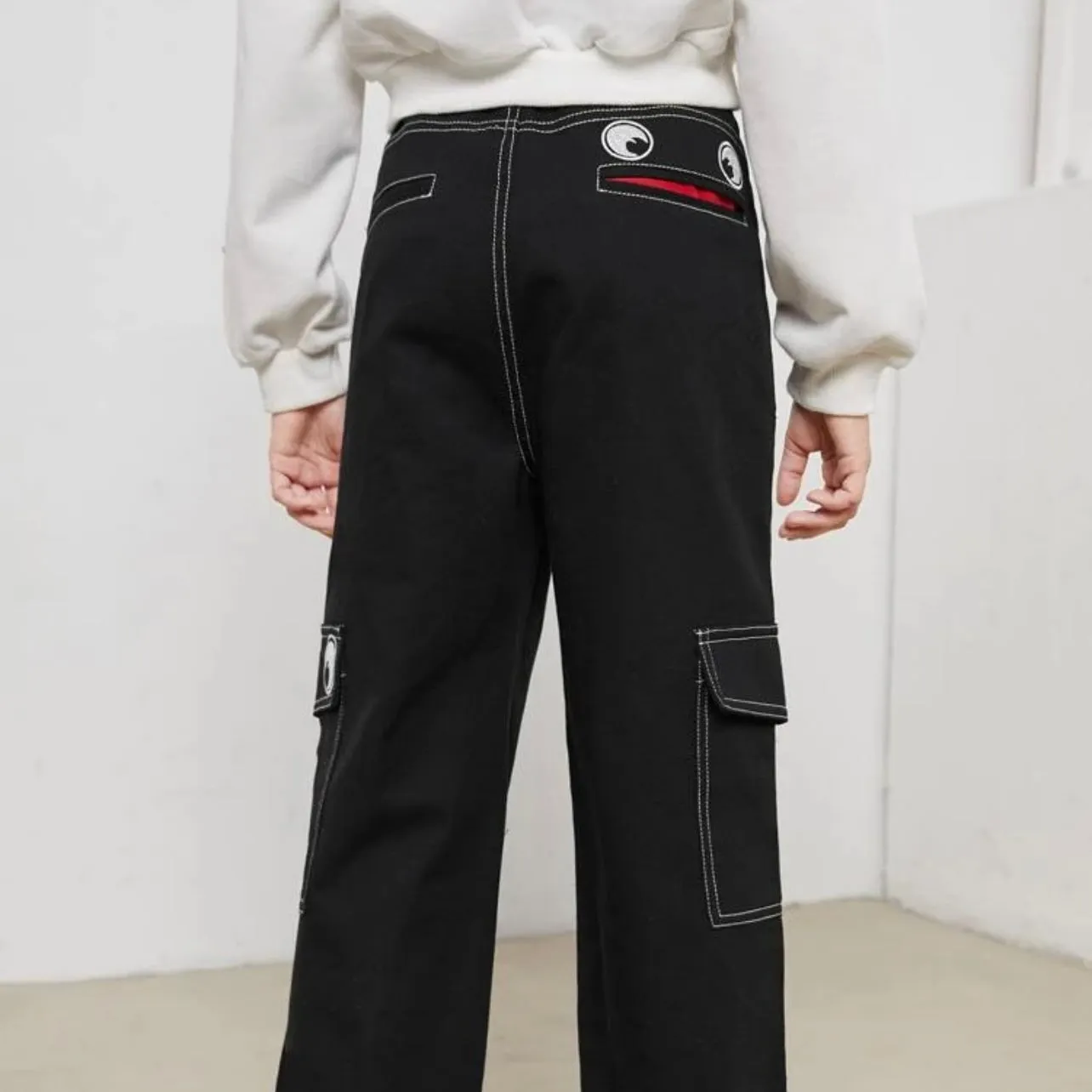 SHEIN x googly eye cru girls contrast stitch patched detail cargo pants