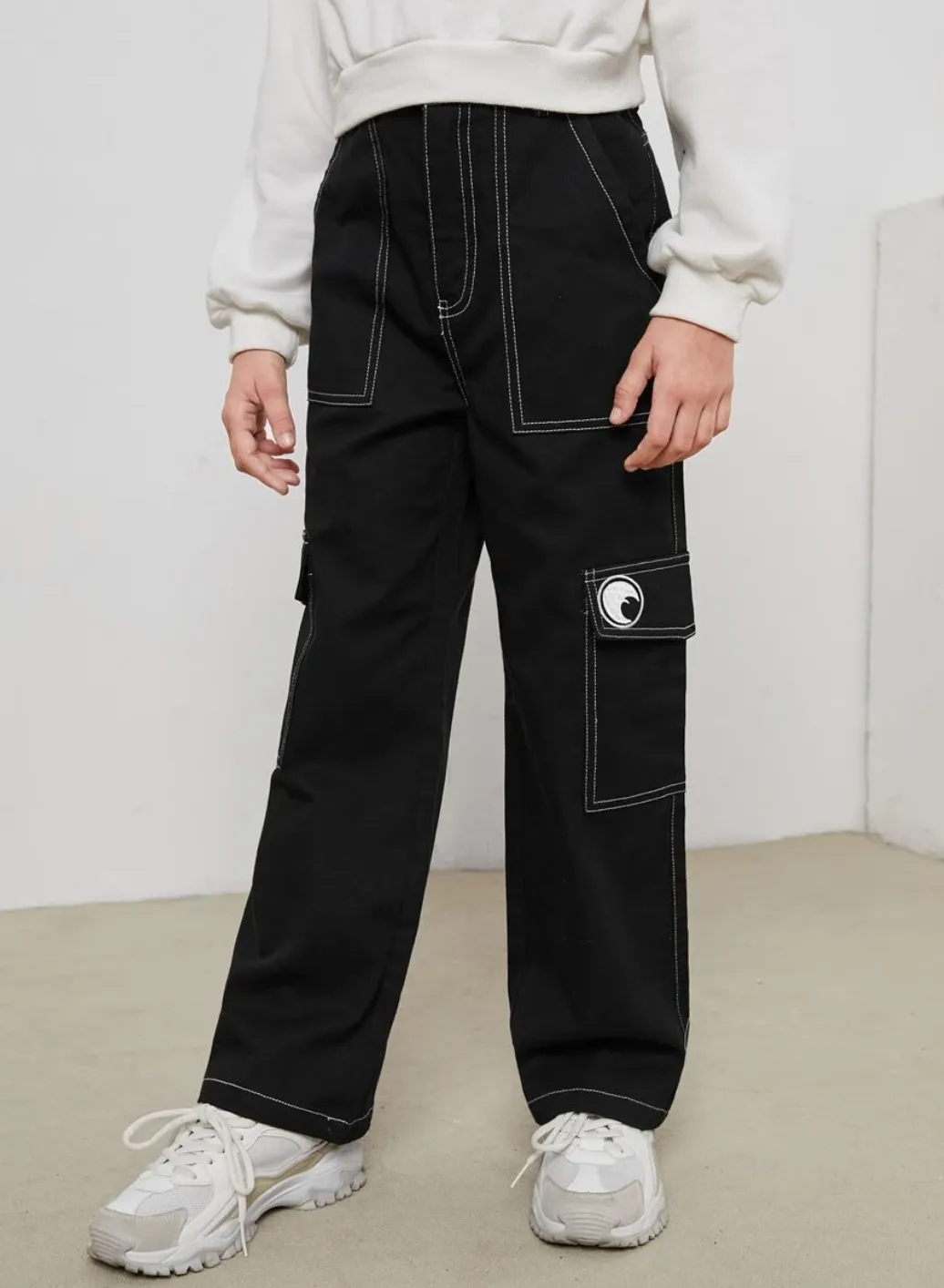 SHEIN x googly eye cru girls contrast stitch patched detail cargo pants