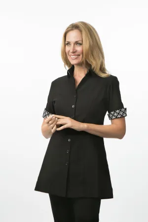 THE FITTED BUTTON SCRUB TOP