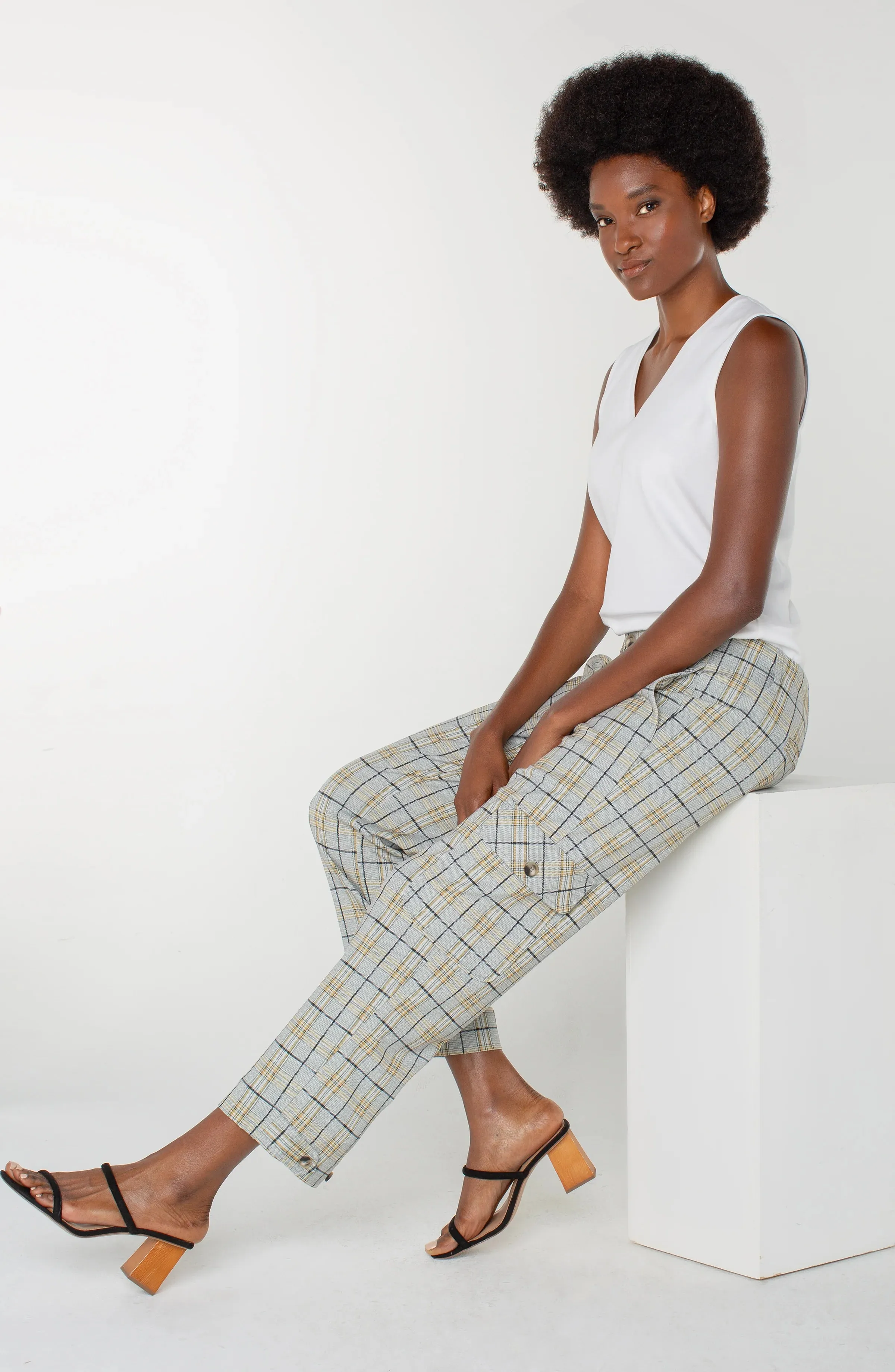 Utility Cargo Crop with Tab Hem