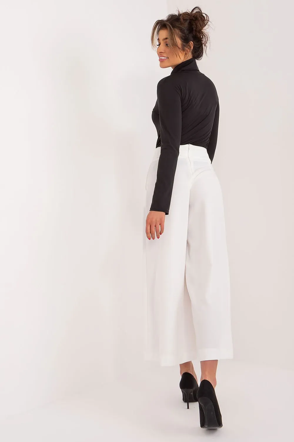 Women trousers model 192505 Italy Moda