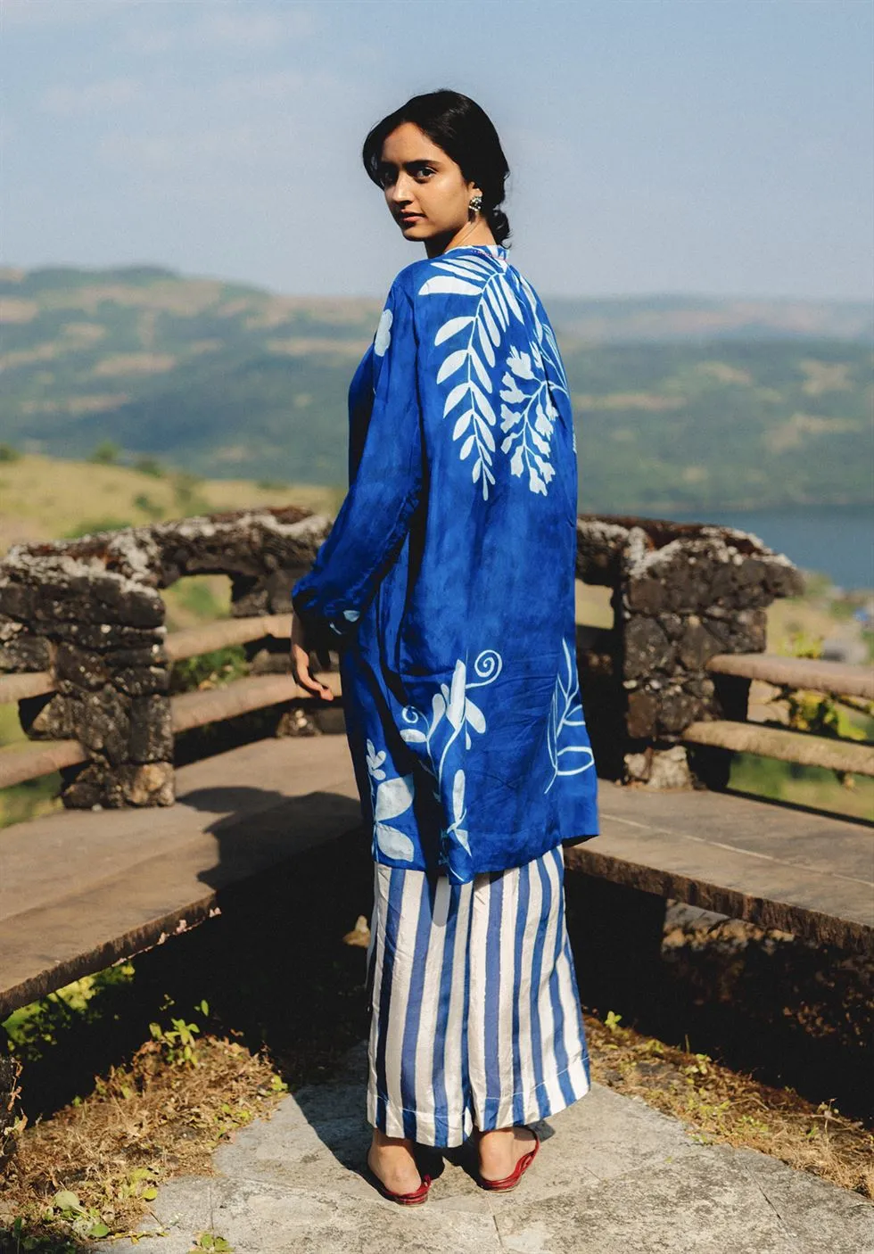 YAM   I  Double Bay  THIVA SET KURTA SET PURE SILK HABUTAI BLUE & WHITE Festive Collections YAMKU33
